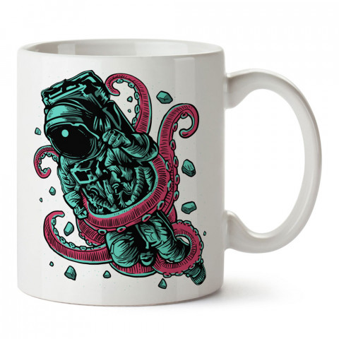 Alien Octopus astronot ve ahtapot baskılı tasarım porselen kupa bardak (mug). Presstish marka resimli hediyelik kupa bardak modeli. Tasarım kahve kupası. Baskılı mug.
