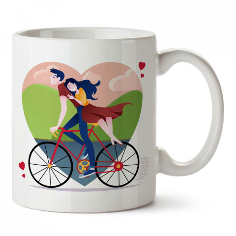 Bisikletli Sevgililer tasarım baskılı porselen kupa bardak (mug). Sevgiliye hediye aşk içerikli kupa bardaklar. Sevgiliye en güzel hediye kupa. Sevgili için kahve kupası.