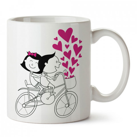 Bisikletteki Sevgililer tasarım porselen kupa bardak (mug). Sevgiliye hediye aşk içerikli kupa bardaklar. Sevgiliye en güzel hediye kupa. Sevgili için kahve kupası.