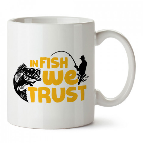 In Fish We Trust baskılı tasarım kupa bardak (mug bardak). Balıkçıya hediye kupa bardak modelleri. Balıkçılara hediyelik kahve kupası. Balıkçılık sporu konulu hediye.